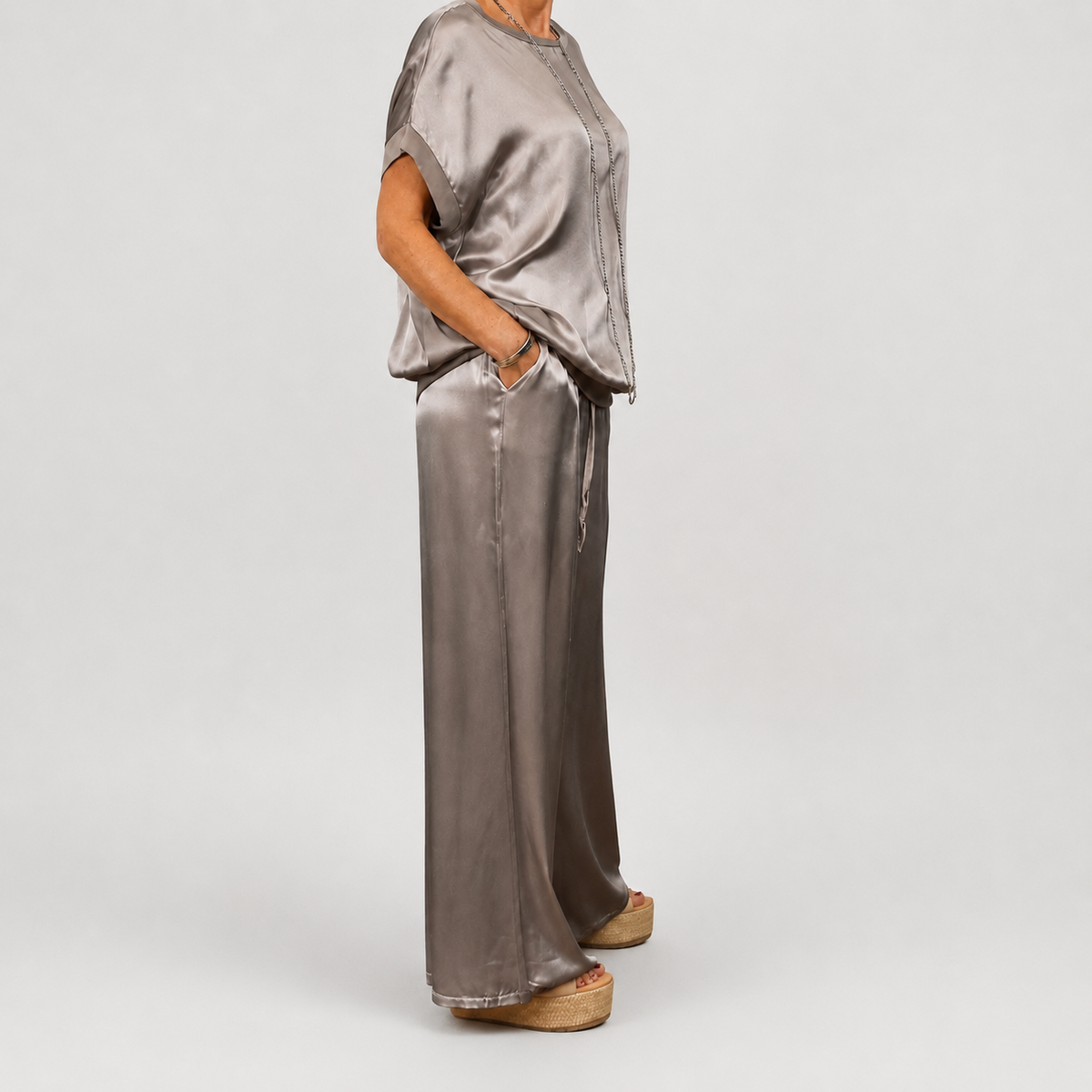 Nadine – Timeless Elegance