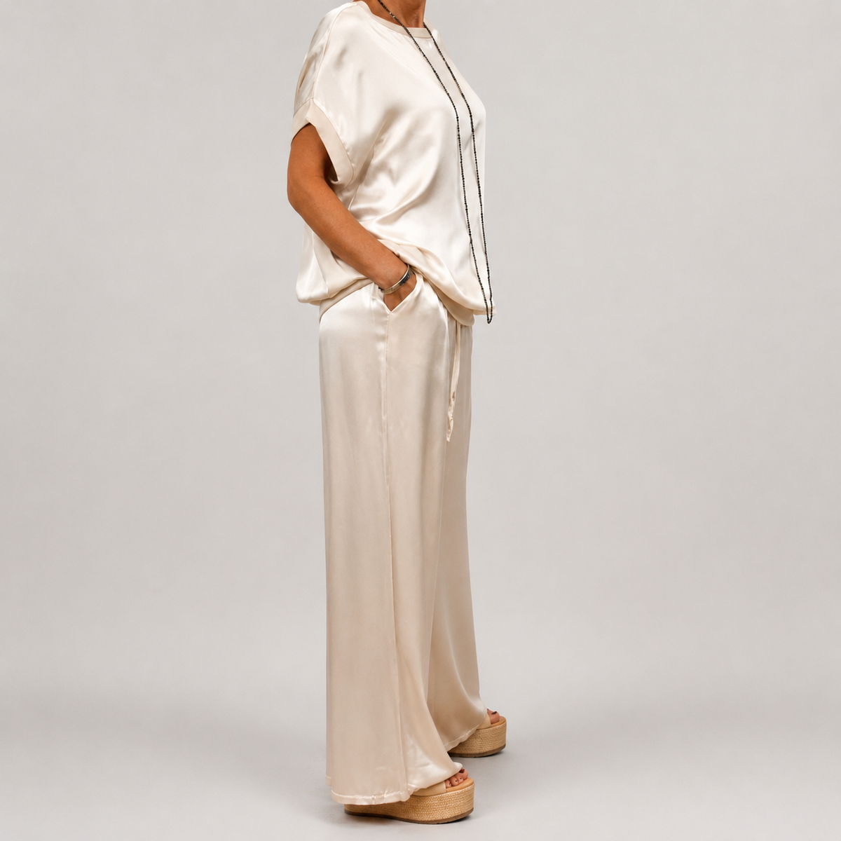 Nadine – Timeless Elegance